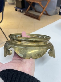 Six br&ucirc;le-parfums en bronze, Chine, 19/20&egrave;me