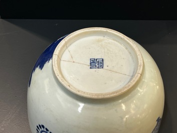 Een Chinese blauw-witte 'Bleu de Hue' kom voor de Vietnamese markt, Nguyen merk, 18e eeuw
