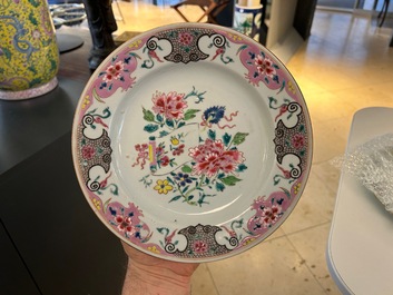 Five Chinese famille rose plates, Yongzheng/Qianlong