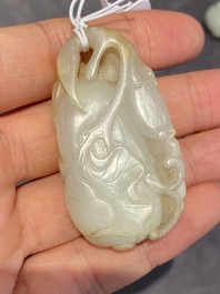 Cinq sculptures en jade blanc et c&eacute;ladon, Chine, Qing/R&eacute;publique