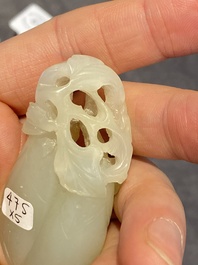 Cinq sculptures en jade blanc et c&eacute;ladon, Chine, Qing/R&eacute;publique