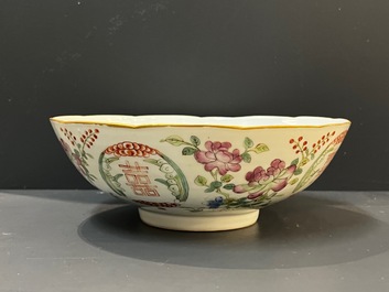 Een diverse collectie Chinees porselein, 19/20e eeuw