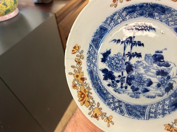 14 Chinese blauw-witte en verte-Imari borden, Kangxi/Qianlong