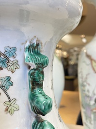 Quatre vases en porcelaine de Chine qianjiang cai, 19/20&egrave;me