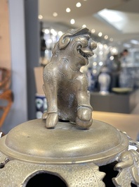 Six br&ucirc;le-parfums en bronze, Chine, 19/20&egrave;me