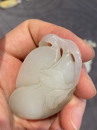 Cinq sculptures en jade blanc et c&eacute;ladon, Chine, Qing/R&eacute;publique