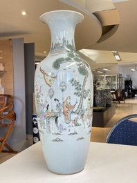 Quatre vases en porcelaine de Chine qianjiang cai, 19/20&egrave;me