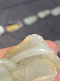 Cinq sculptures en jade blanc et c&eacute;ladon, Chine, Qing/R&eacute;publique