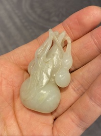 Cinq sculptures en jade blanc et c&eacute;ladon, Chine, Qing/R&eacute;publique