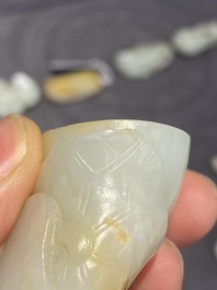 Cinq sculptures en jade blanc et c&eacute;ladon, Chine, Qing/R&eacute;publique