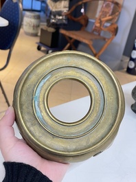 Six br&ucirc;le-parfums en bronze, Chine, 19/20&egrave;me