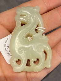 Cinq sculptures en jade blanc et c&eacute;ladon, Chine, Qing/R&eacute;publique