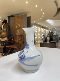 Een diverse collectie blauw-wit Chinees porselein, 19/20e eeuw