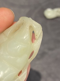 Cinq sculptures en jade blanc et c&eacute;ladon, Chine, Qing/R&eacute;publique