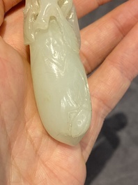 Cinq sculptures en jade blanc et c&eacute;ladon, Chine, Qing/R&eacute;publique