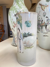 Quatre vases en porcelaine de Chine qianjiang cai, 19/20&egrave;me
