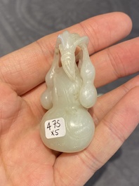 Cinq sculptures en jade blanc et c&eacute;ladon, Chine, Qing/R&eacute;publique