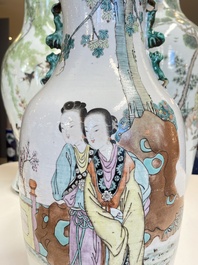 Quatre vases en porcelaine de Chine qianjiang cai, 19/20&egrave;me