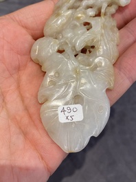 Cinq sculptures en jade blanc et c&eacute;ladon, Chine, Qing/R&eacute;publique