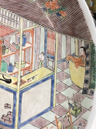 Plat en porcelaine de Chine famille verte &agrave; d&eacute;cor d'une sc&egrave;ne de boxe, probablement 19&egrave;me