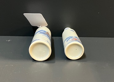 Twee Chinese blauw-witte en koperrode snuifflessen, 19e eeuw