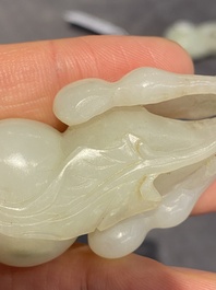 Cinq sculptures en jade blanc et c&eacute;ladon, Chine, Qing/R&eacute;publique