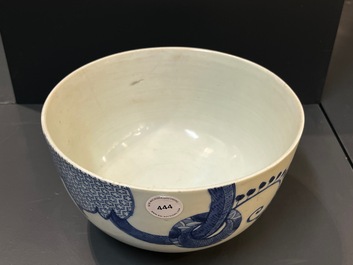 Een Chinese blauw-witte 'Bleu de Hue' kom voor de Vietnamese markt, Nguyen merk, 18e eeuw