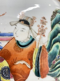 Paire de vases en porcelaine de Chine famille rose &agrave; d&eacute;cor des 'Sanxing', 19&egrave;me