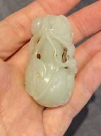 Cinq sculptures en jade blanc et c&eacute;ladon, Chine, Qing/R&eacute;publique