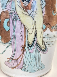 Quatre vases en porcelaine de Chine qianjiang cai, 19/20&egrave;me