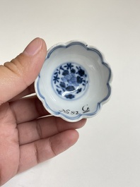 Een diverse collectie blauw-wit Chinees porselein, 19/20e eeuw