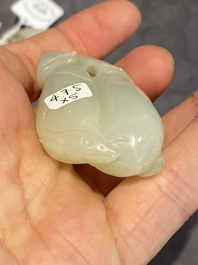 Cinq sculptures en jade blanc et c&eacute;ladon, Chine, Qing/R&eacute;publique