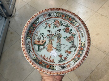 Een paar Chinese famille verte 'Xi Xiang Ji' borden, Kangxi