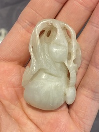 Cinq sculptures en jade blanc et c&eacute;ladon, Chine, Qing/R&eacute;publique