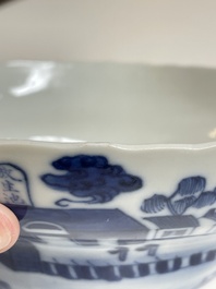 Een diverse collectie blauw-wit Chinees porselein, 19/20e eeuw