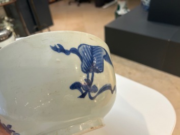 Een Chinese blauw-witte 'Bleu de Hue' kom voor de Vietnamese markt, Nguyen merk, 18e eeuw