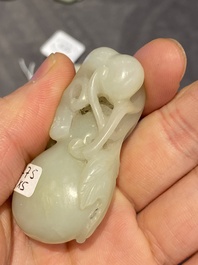 Cinq sculptures en jade blanc et c&eacute;ladon, Chine, Qing/R&eacute;publique
