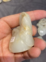 Cinq sculptures en jade blanc et c&eacute;ladon, Chine, Qing/R&eacute;publique