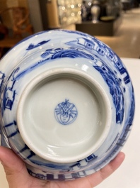 Een diverse collectie blauw-wit Chinees porselein, 19/20e eeuw