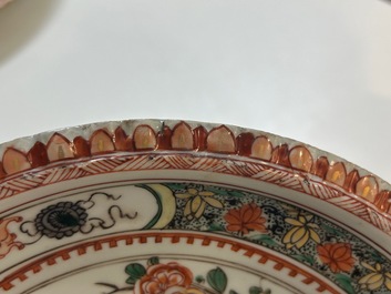 Een paar Chinese famille verte 'Xi Xiang Ji' borden, Kangxi