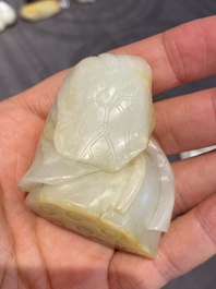 Cinq sculptures en jade blanc et c&eacute;ladon, Chine, Qing/R&eacute;publique