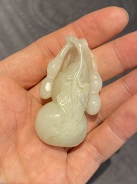 Cinq sculptures en jade blanc et c&eacute;ladon, Chine, Qing/R&eacute;publique