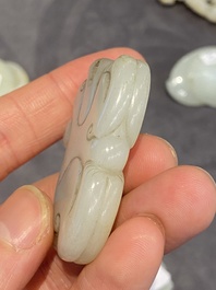 Cinq sculptures en jade blanc et c&eacute;ladon, Chine, Qing/R&eacute;publique