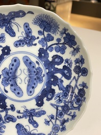 Een diverse collectie blauw-wit Chinees porselein, 19/20e eeuw