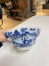 Een diverse collectie blauw-wit Chinees porselein, 19/20e eeuw
