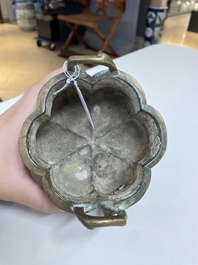 Six br&ucirc;le-parfums en bronze, Chine, 19/20&egrave;me