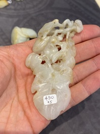 Cinq sculptures en jade blanc et c&eacute;ladon, Chine, Qing/R&eacute;publique