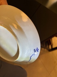 14 Chinese blauw-witte en verte-Imari borden, Kangxi/Qianlong