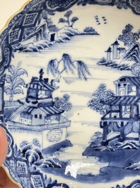 Een diverse collectie blauw-wit Chinees porselein, 19/20e eeuw