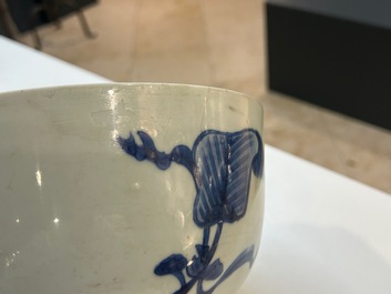 Een Chinese blauw-witte 'Bleu de Hue' kom voor de Vietnamese markt, Nguyen merk, 18e eeuw